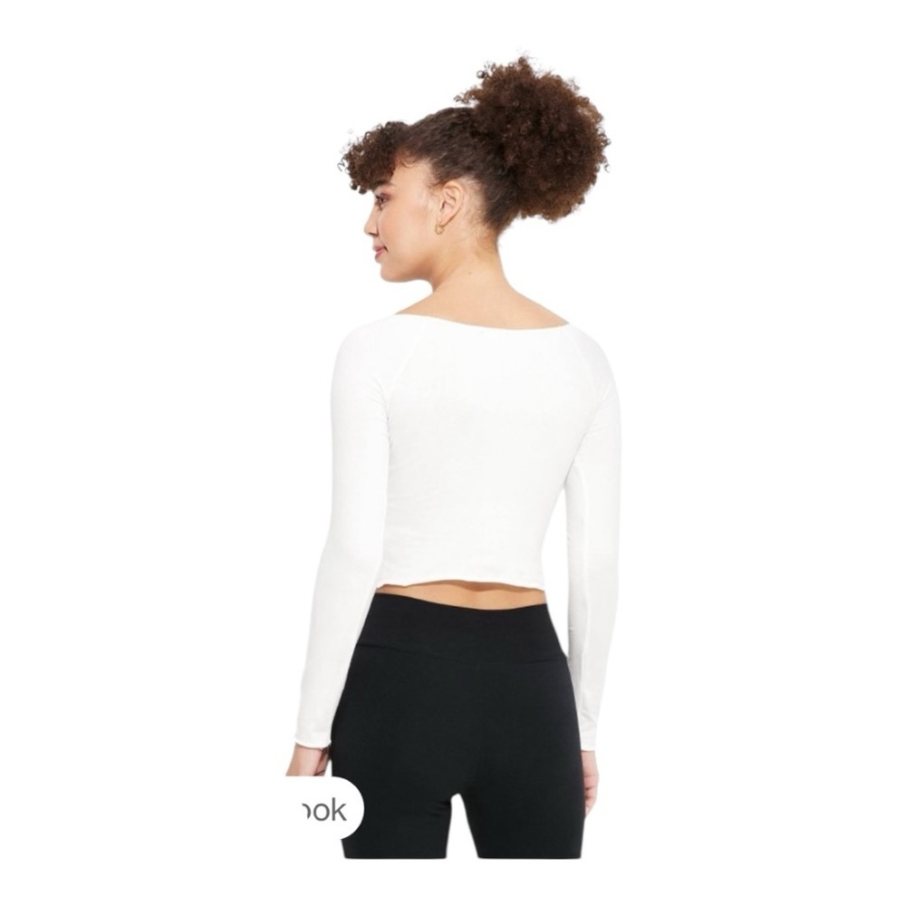 ❤️3/$15 White Wild Fable Women’s Long Sleeve V Neck Top Size S - Picture 2 of 6